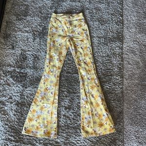 Worn once no longer fit due to pregnancy!